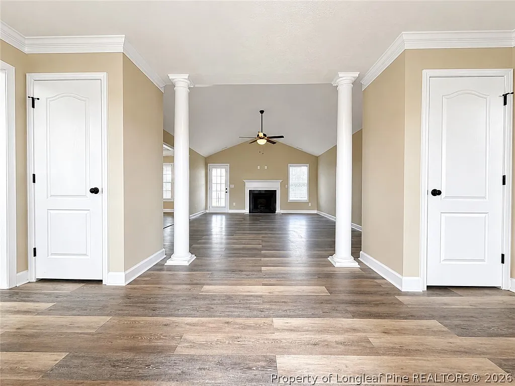 4 bed, 3.0 bath, 2326 sqft, $2,395 — Photo 2