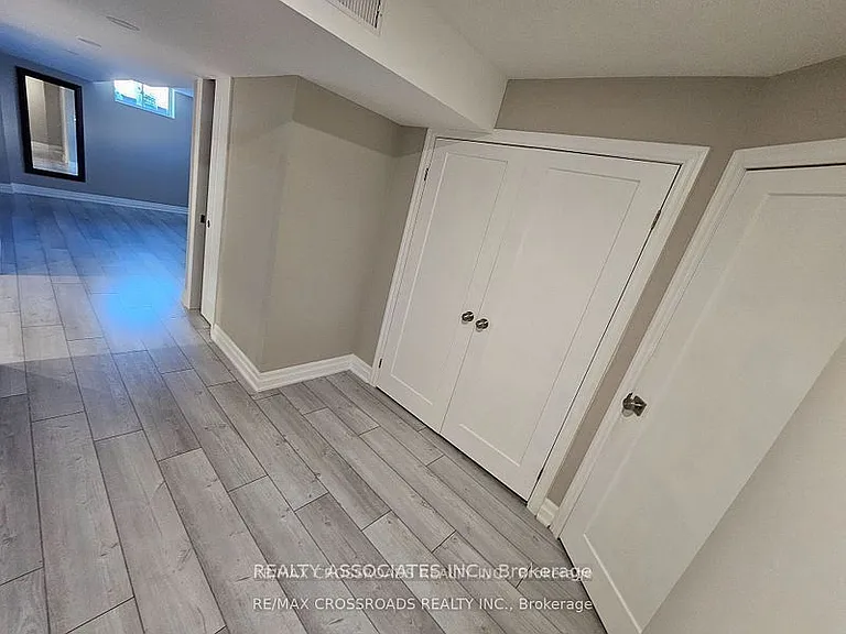 35 Cutts Cres — Photo 25