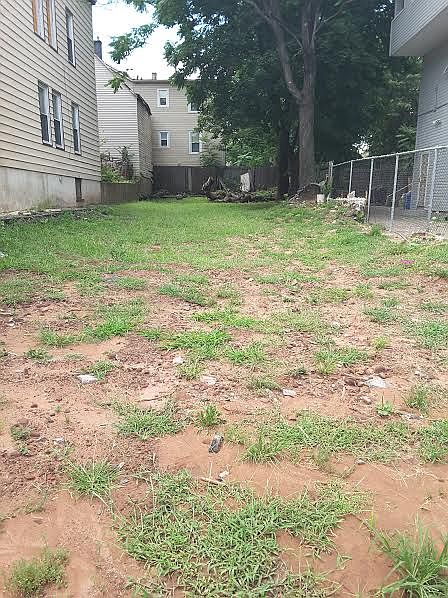 251 High St. 30x125 lot