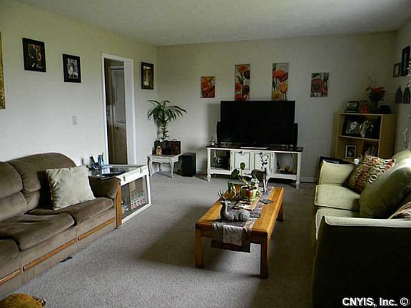 3rd image of 15 Hillcrest Dr