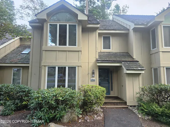 843 Crest Pines Ln, Pocono Pines, PA 18350