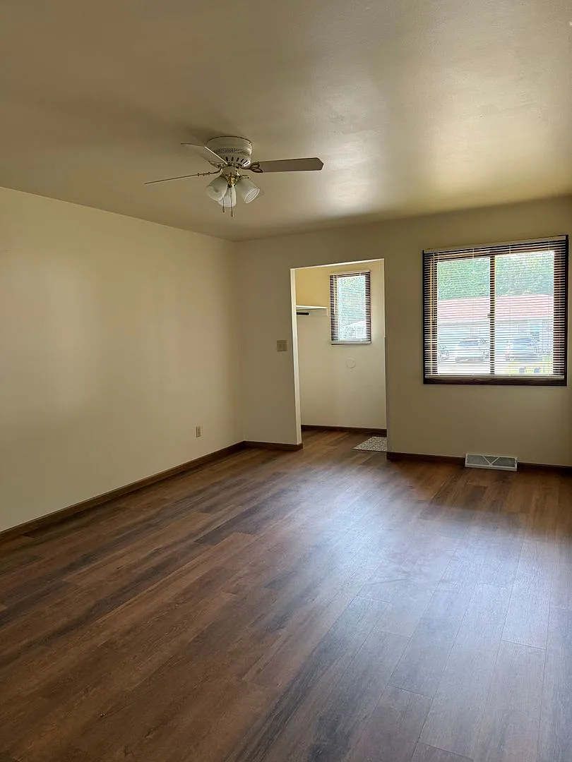 2406/2408 Skeels Ave — Photo 3