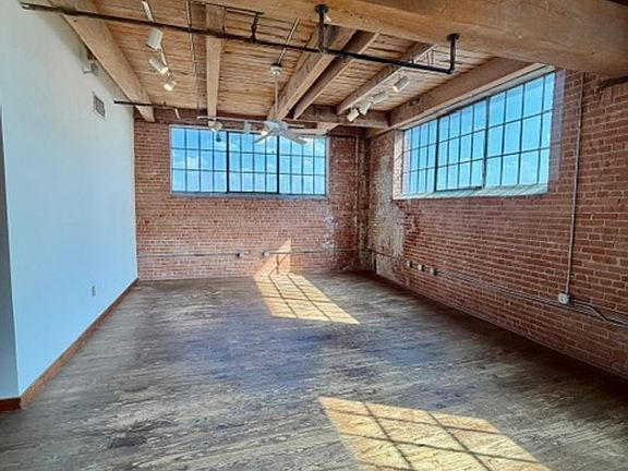 4th image of 220 S 2nd St #2B1