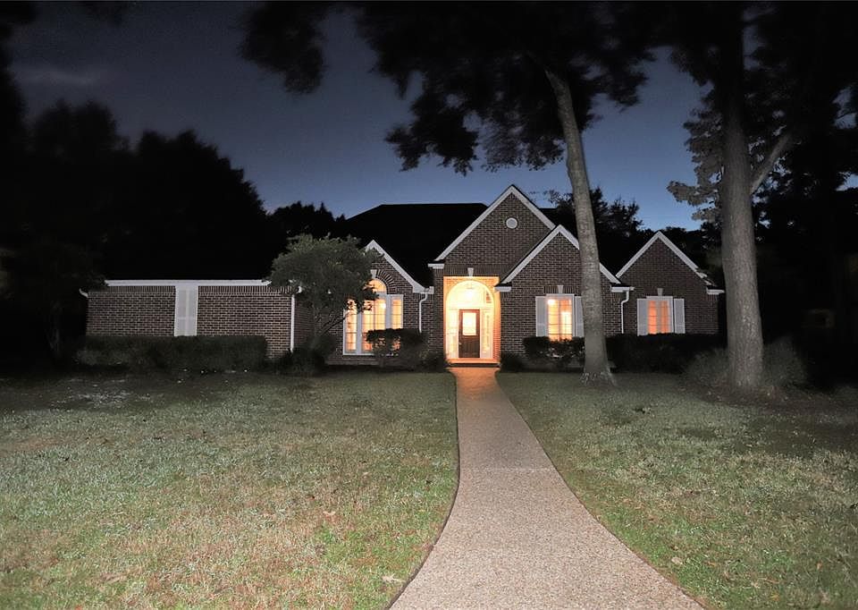 1st image of 14810 Hoya Ct