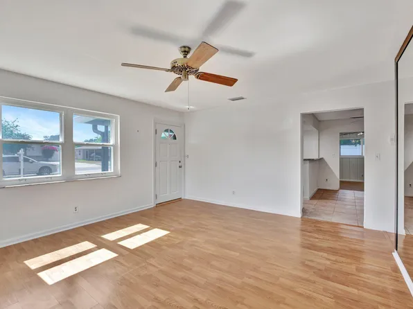 833 NW 10th Avenue, Dania Beach, FL 33004