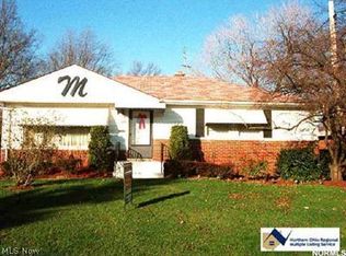 4311 Swaffield Rd, Cleveland, OH 44121