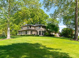 2710 Charing Rd, Columbus, OH 43221