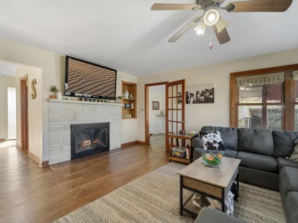 W140N10615 Fond Du Lac AVENUE, Germantown, WI 53022