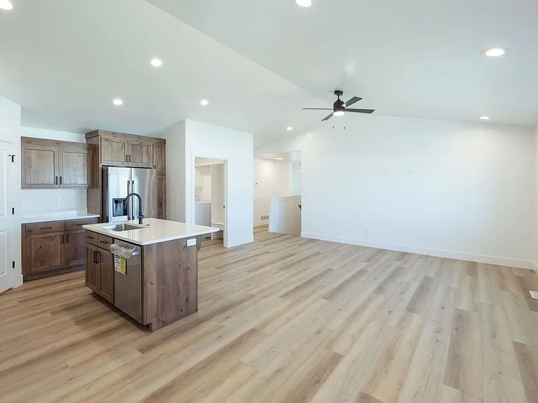 3711 Razor Cir — Photo 8