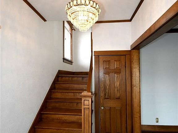 5th image of 1016 N Parkside Dr