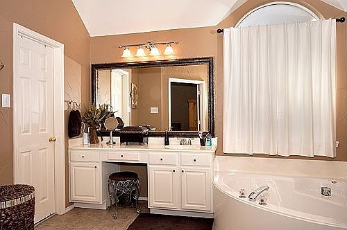 Master Bathroom Has Garden Tub And Walk In Closet