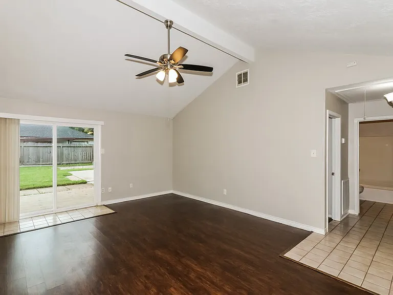 20250 Telegraph Square Ln — Photo 4