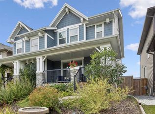 33 E Legacy Gate SE, Calgary, AB T2X 0W3