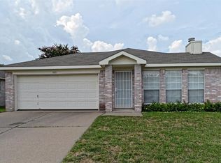 1821 Cedar Tree Dr, Fort Worth, TX 76131