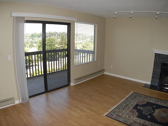 4th image of 2212 Gilman Dr W APT 3
