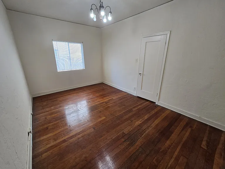 642 S Cochran Ave #104 — Photo 8