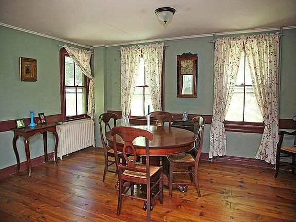 Fabulous 1895 Farmhouse Colonial