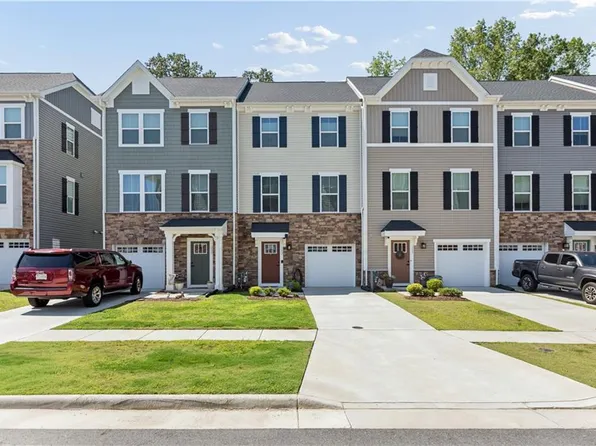 113 Big Woods Dr, Poquoson, VA 23662