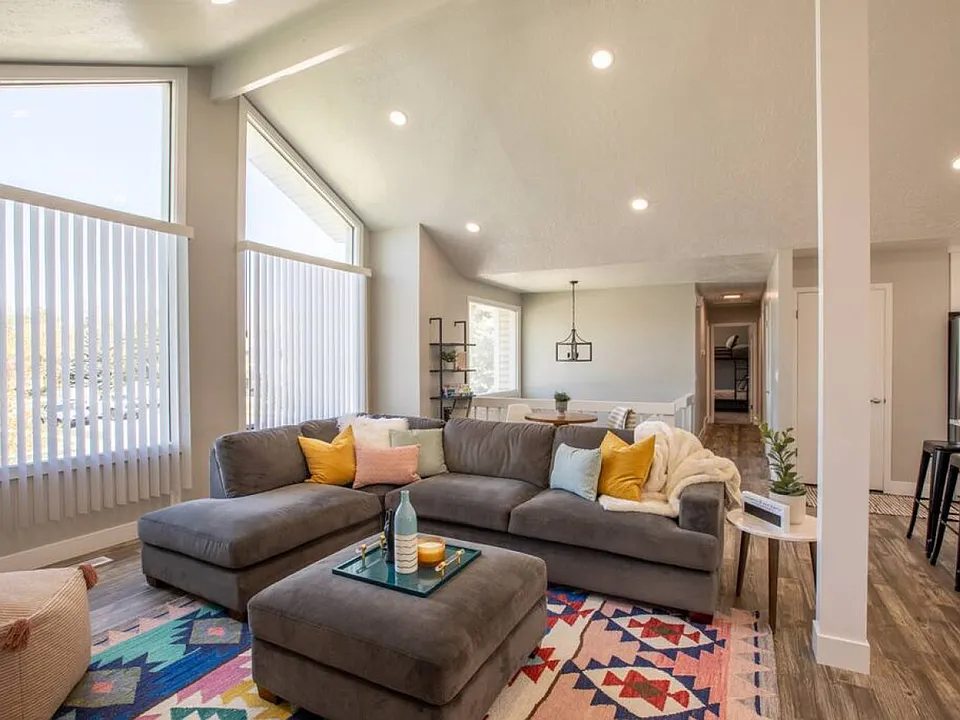 2196 E Karalee Way #ID1249824P
