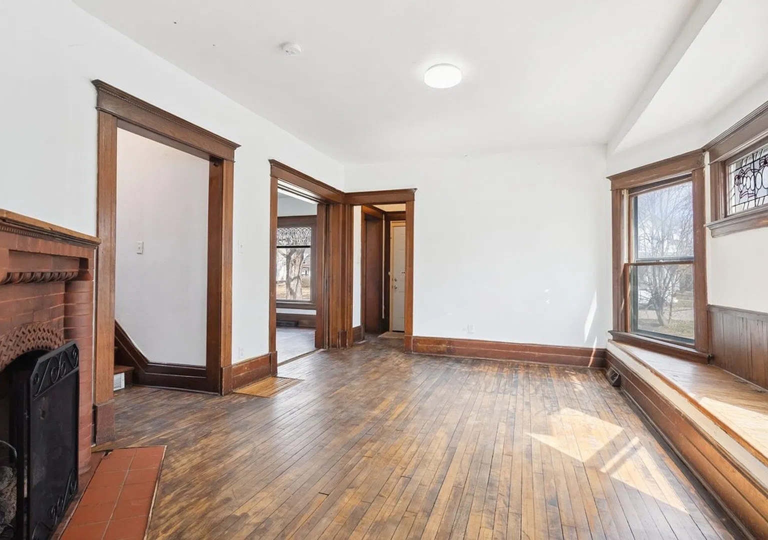 246 Western Ave - Waterloo — Photo 3