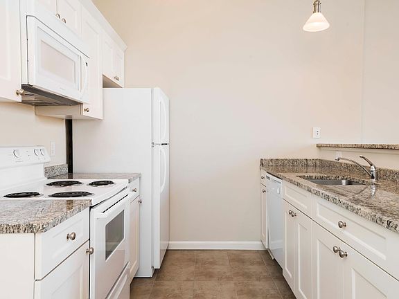 Standard Kitchen