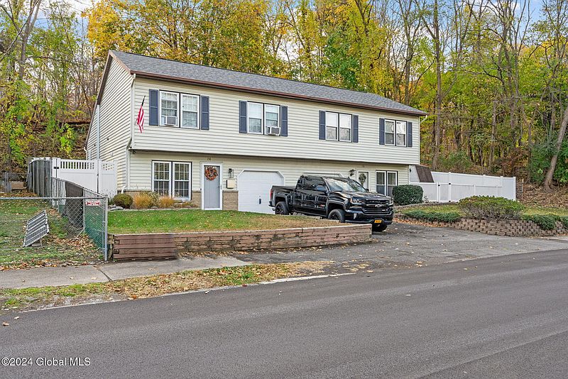 5th image of 156 Central Avenue