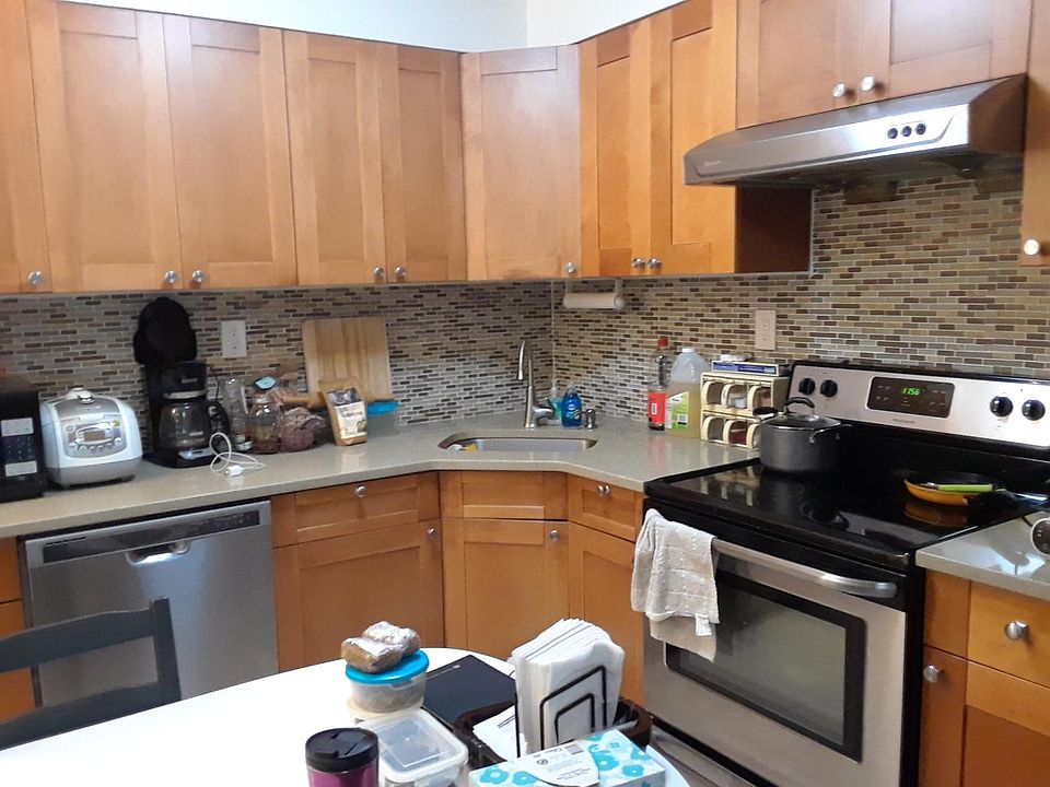 2nd image of 41 Little Neck Rd