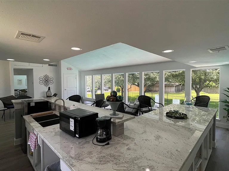14641 Perthshire Rd — Photo 35