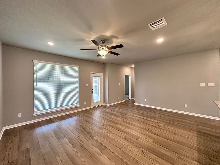 1821 Horatio St — Photo 11