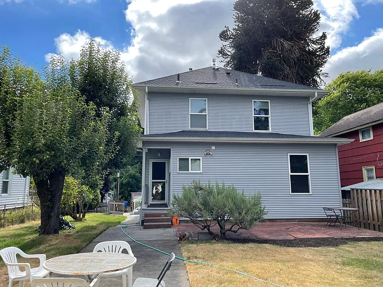 4205 SE 28th Pl — Photo 2