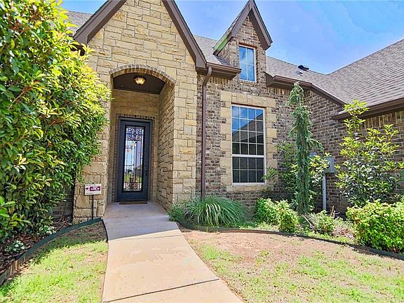 2nd image of 14916 Trumball Cir