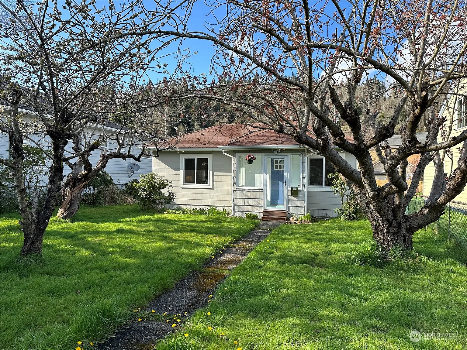 2809 Sumner Avenue photo 1