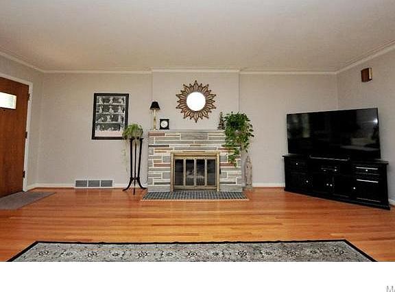 4th image of 5938 Hilgard Pl
