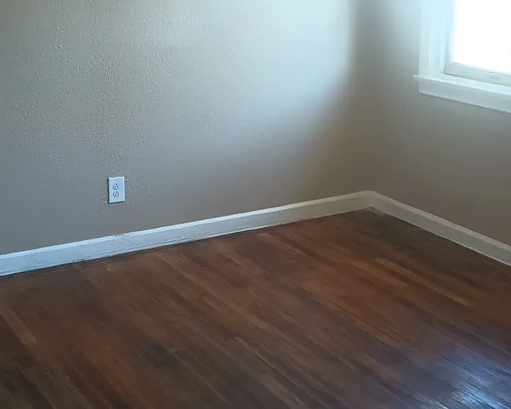122 E Grand Ave #2 — Photo 3