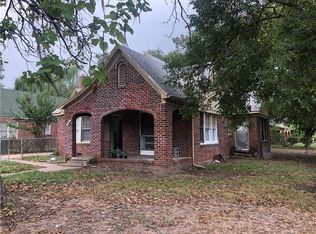 500 W 9th St, Bonham, TX 75418