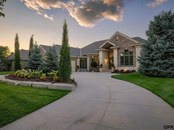 19010 Hamilton St, Elkhorn, NE 68022