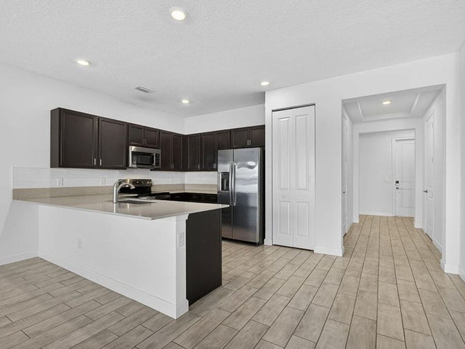 1st image of 4408 Hemlock Dr