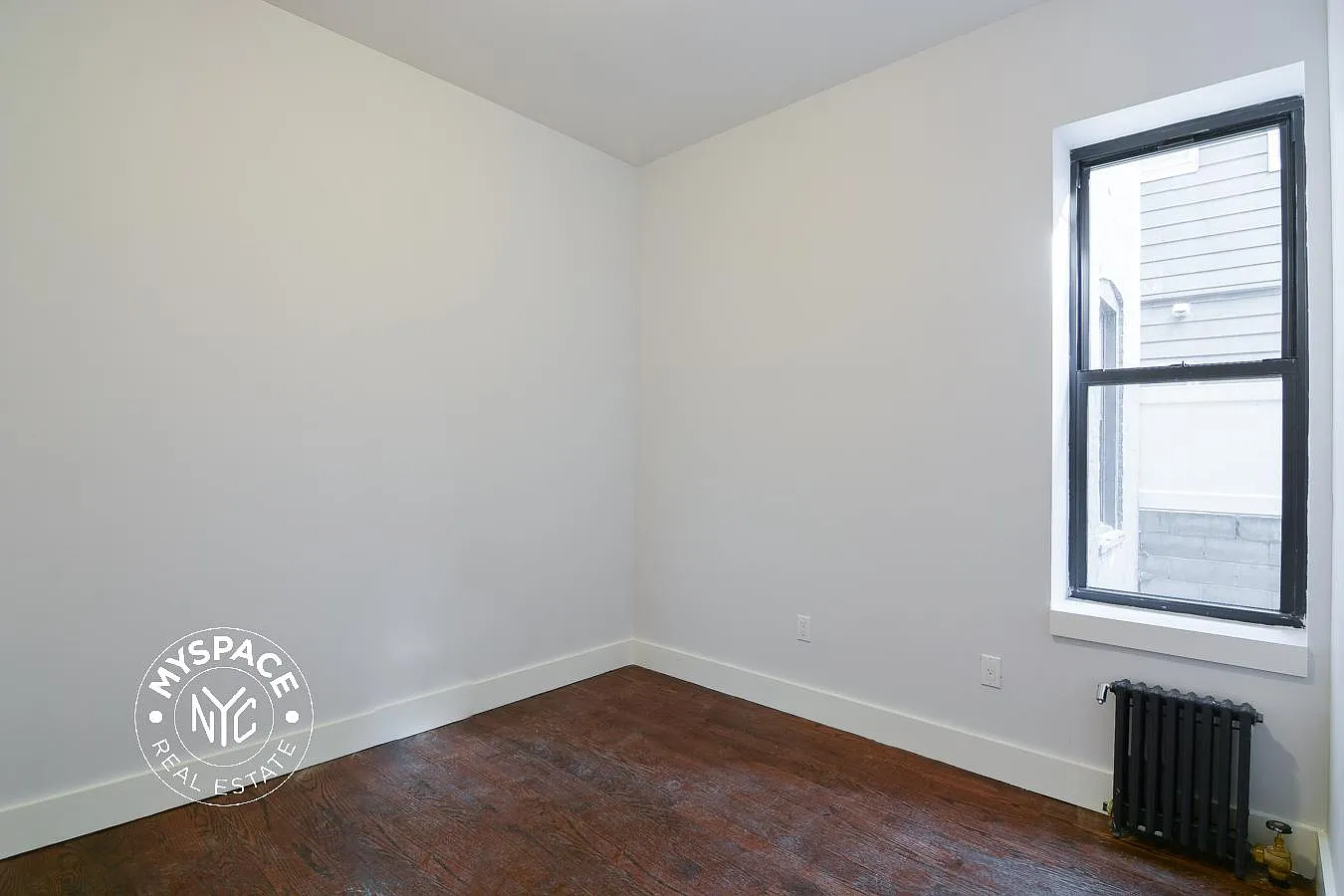 592 East 22nd Street — Photo 4