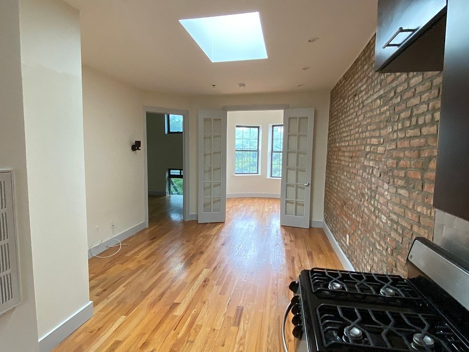 1st image of 461 Park Pl #4LR