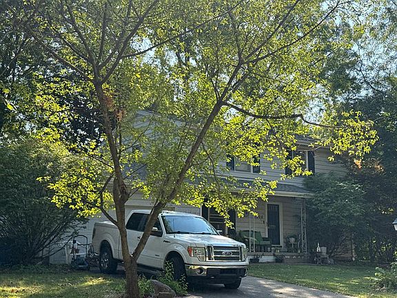 3rd image of 1208 Oakmont Dr