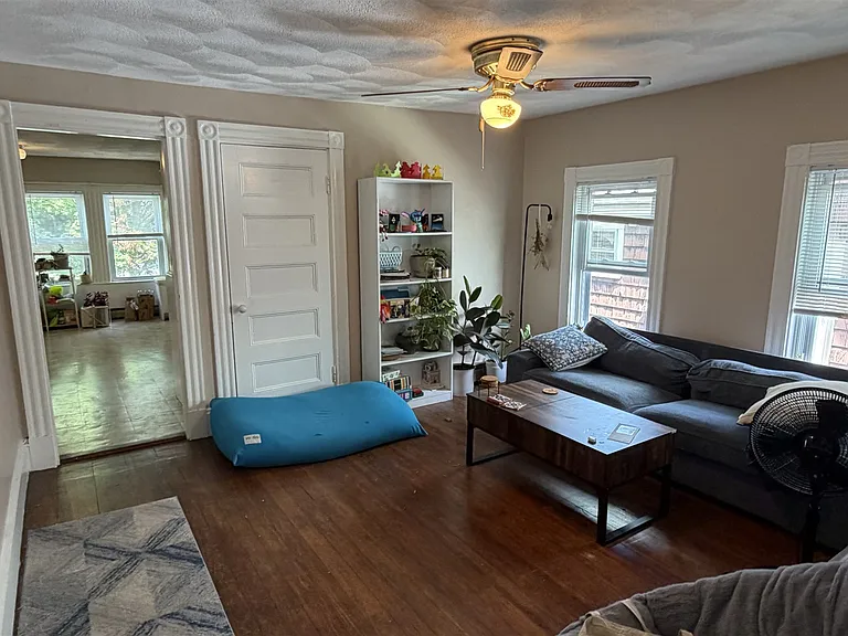 138 Lowell St #2 — Photo 5