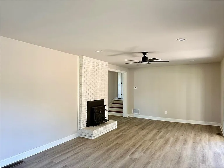 2360 Gravel Springs Rd — Photo 6