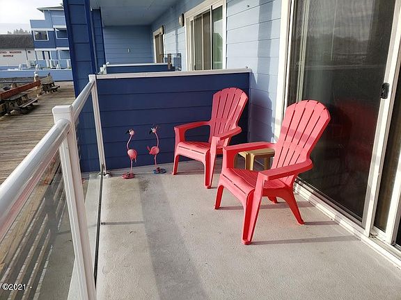 5th image of 890 SE Bay Blvd #107