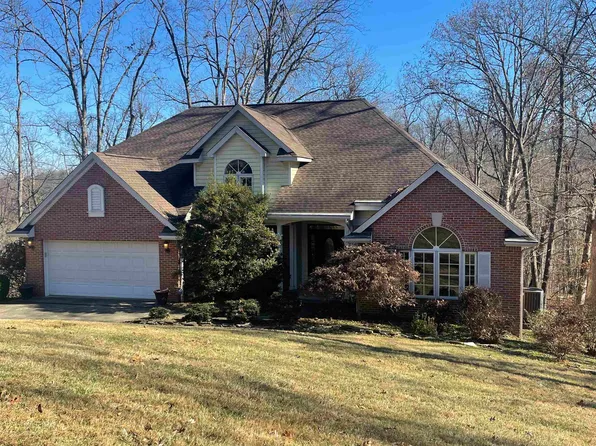 16 Briar Oaks Dr, Huntington, WV 25704