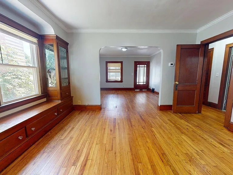 9715 Plymouth Ave — Photo 7