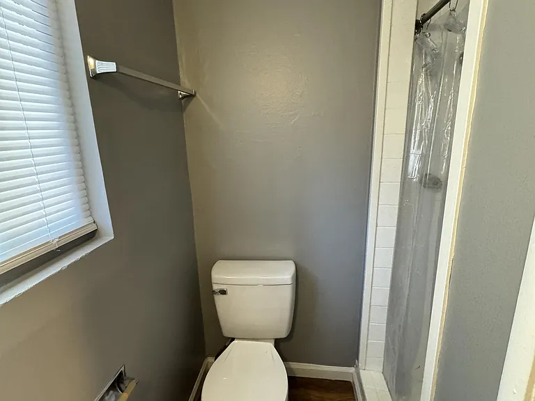 1032 Glenwood Way — Photo 13