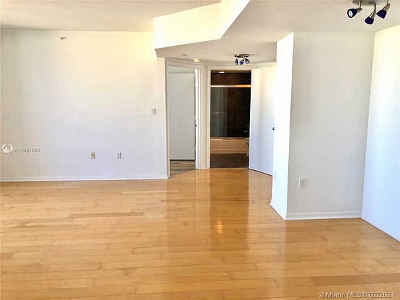 5th image of 1330 West Ave APT 1509