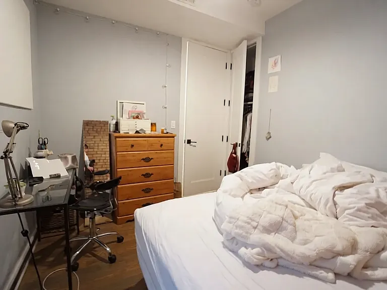 1684 Gates Ave #3L — Photo 10