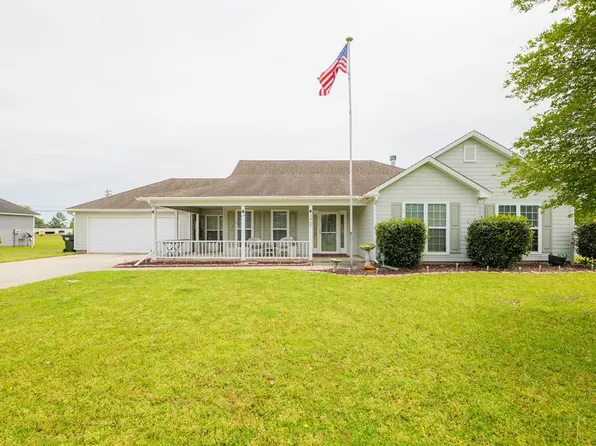 3907 Conway Cir, Valdosta, GA 31605