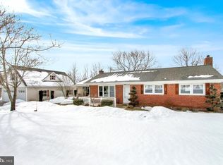 127 Aspen Ln, Leesport, PA 19533